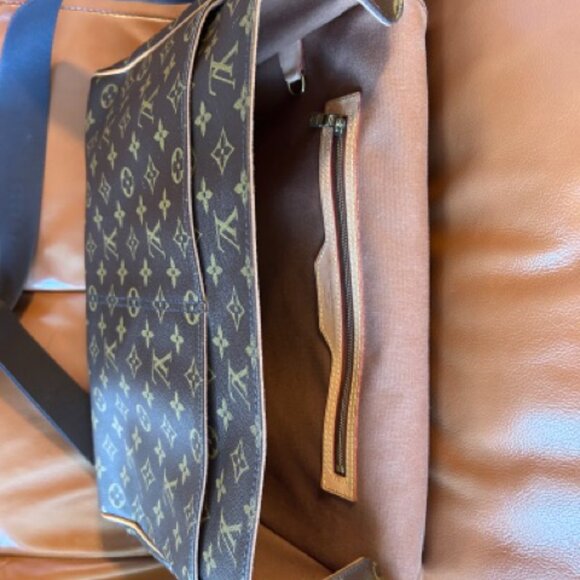 Louis Vuitton Abbesses Messenger Bag Monogram Canvas 2008 - Picture 7 of 11